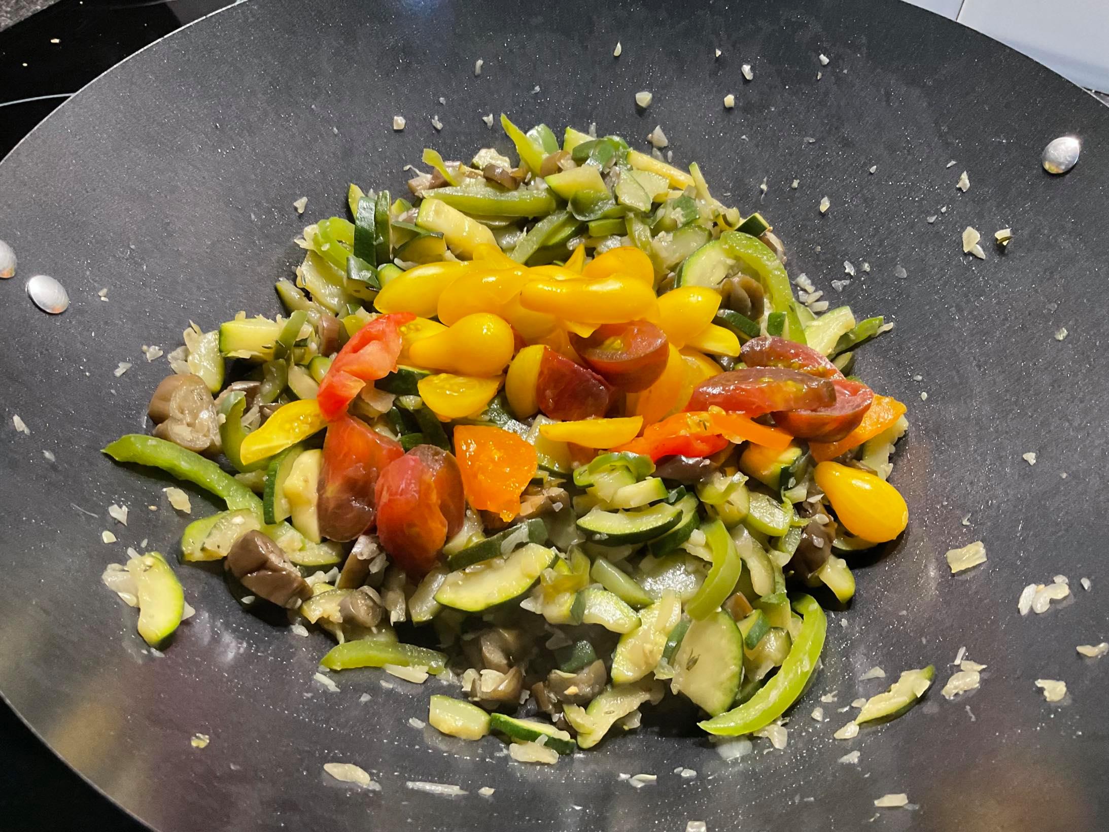 Wok de légumes méditerranéens