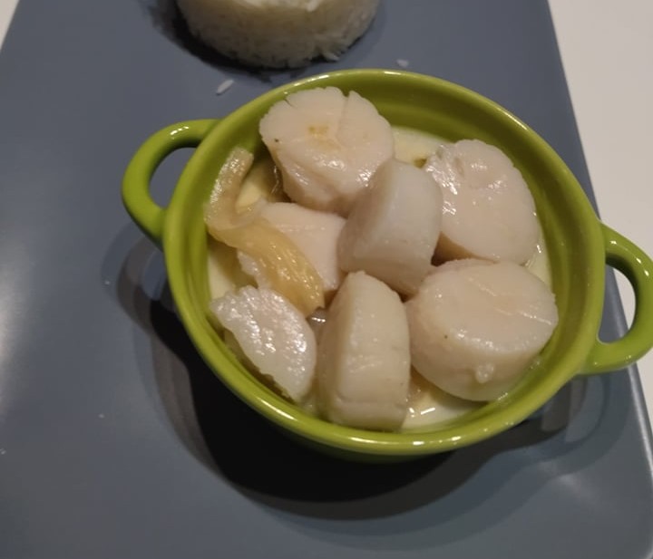 Coquilles saint-Jacques sur fondue de poireaux