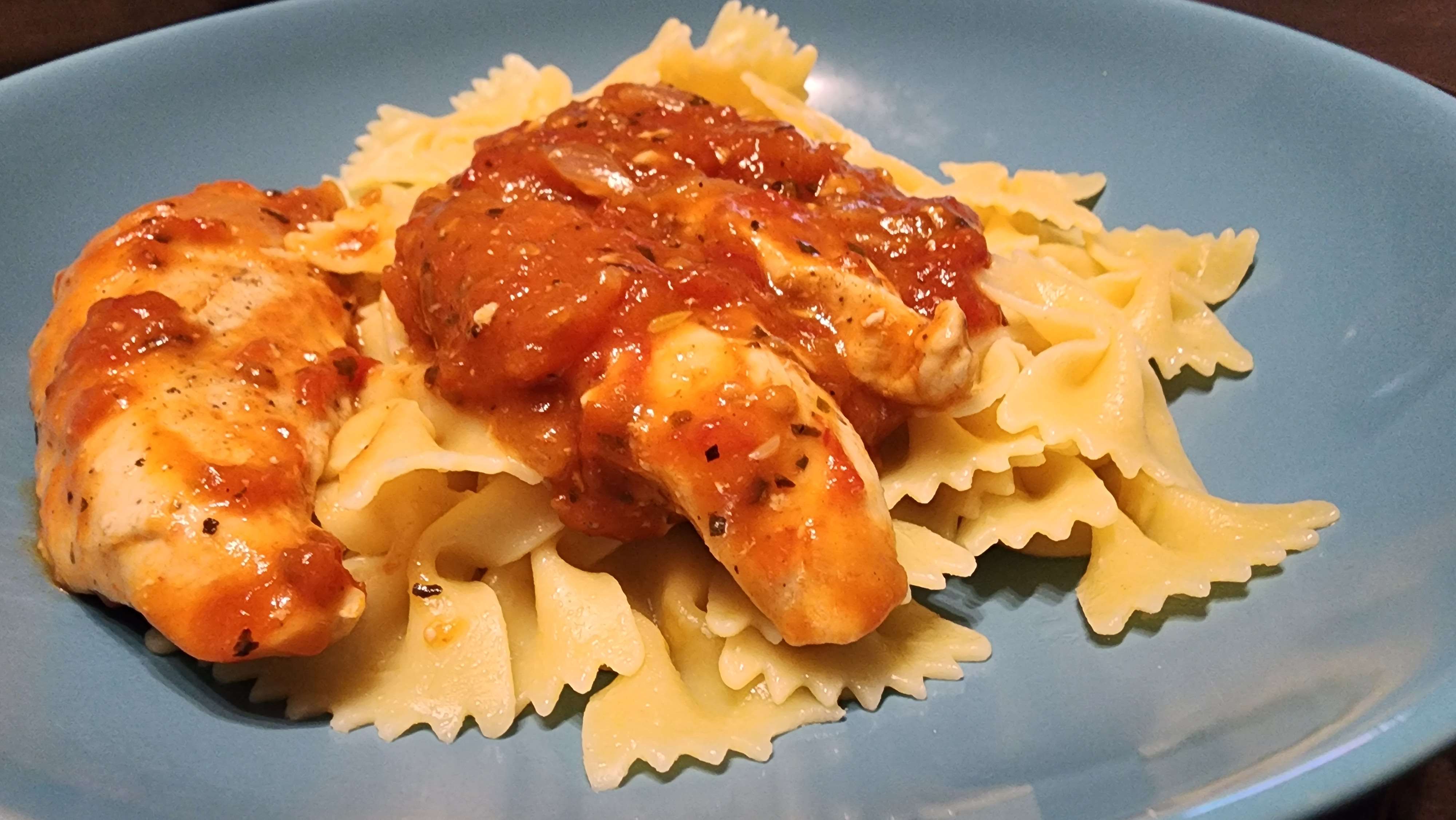 Blancs de poulet aux tomates fraîches